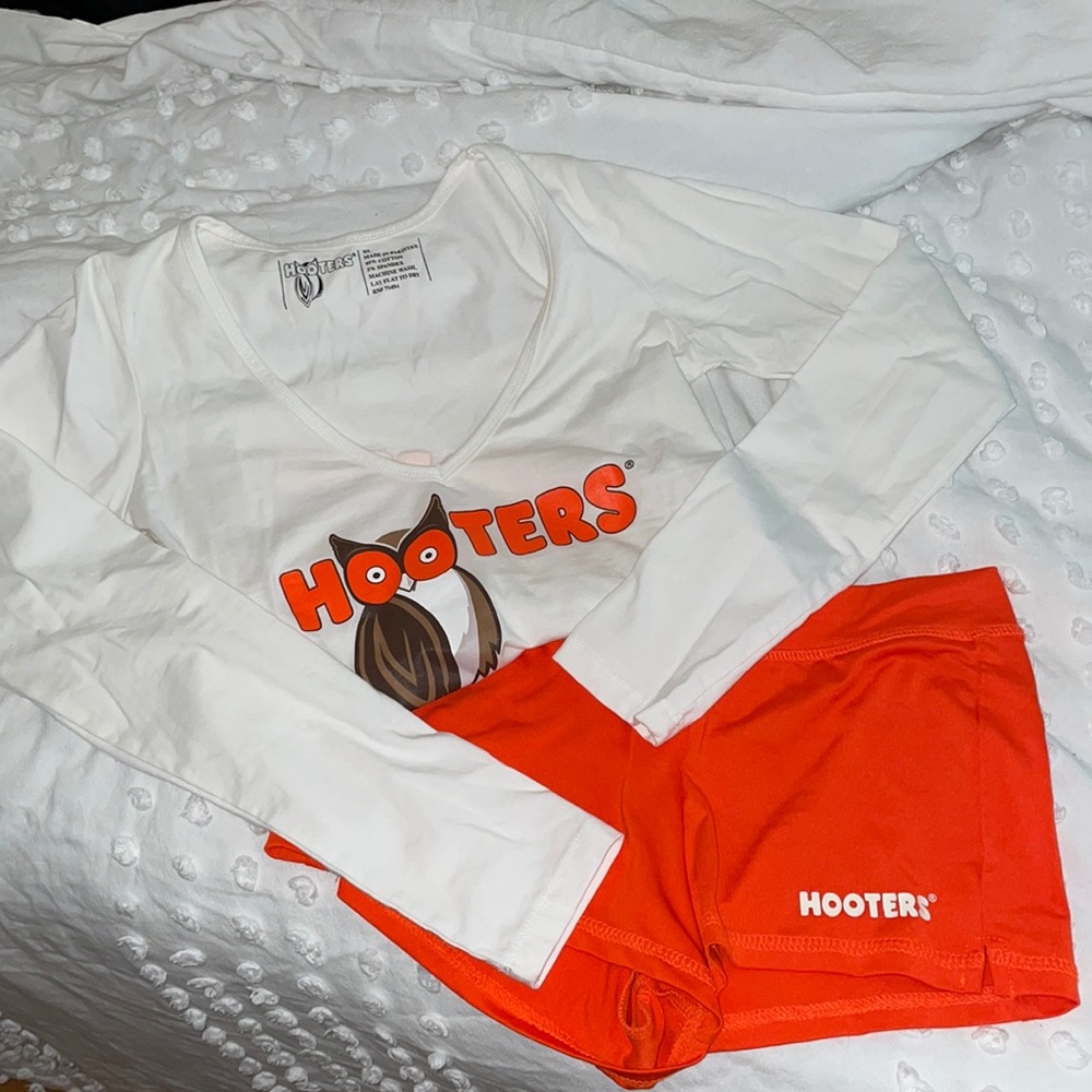 Authentic long sleeve hooters uniform